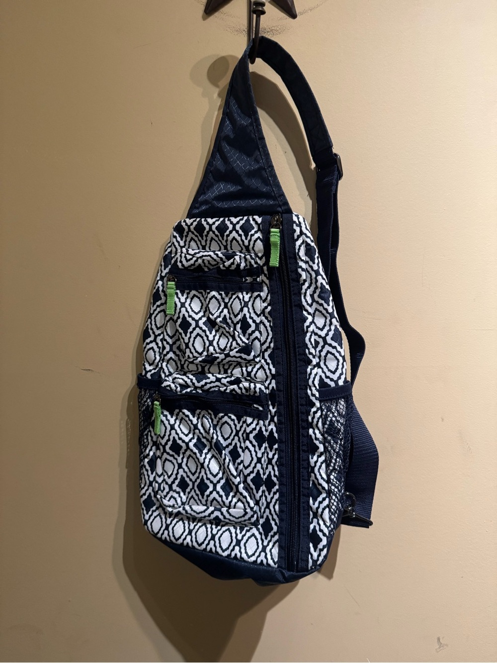 Thirty-One Sling Back Bag in Navy Perfect Pendant Crossbody Backpack EUC